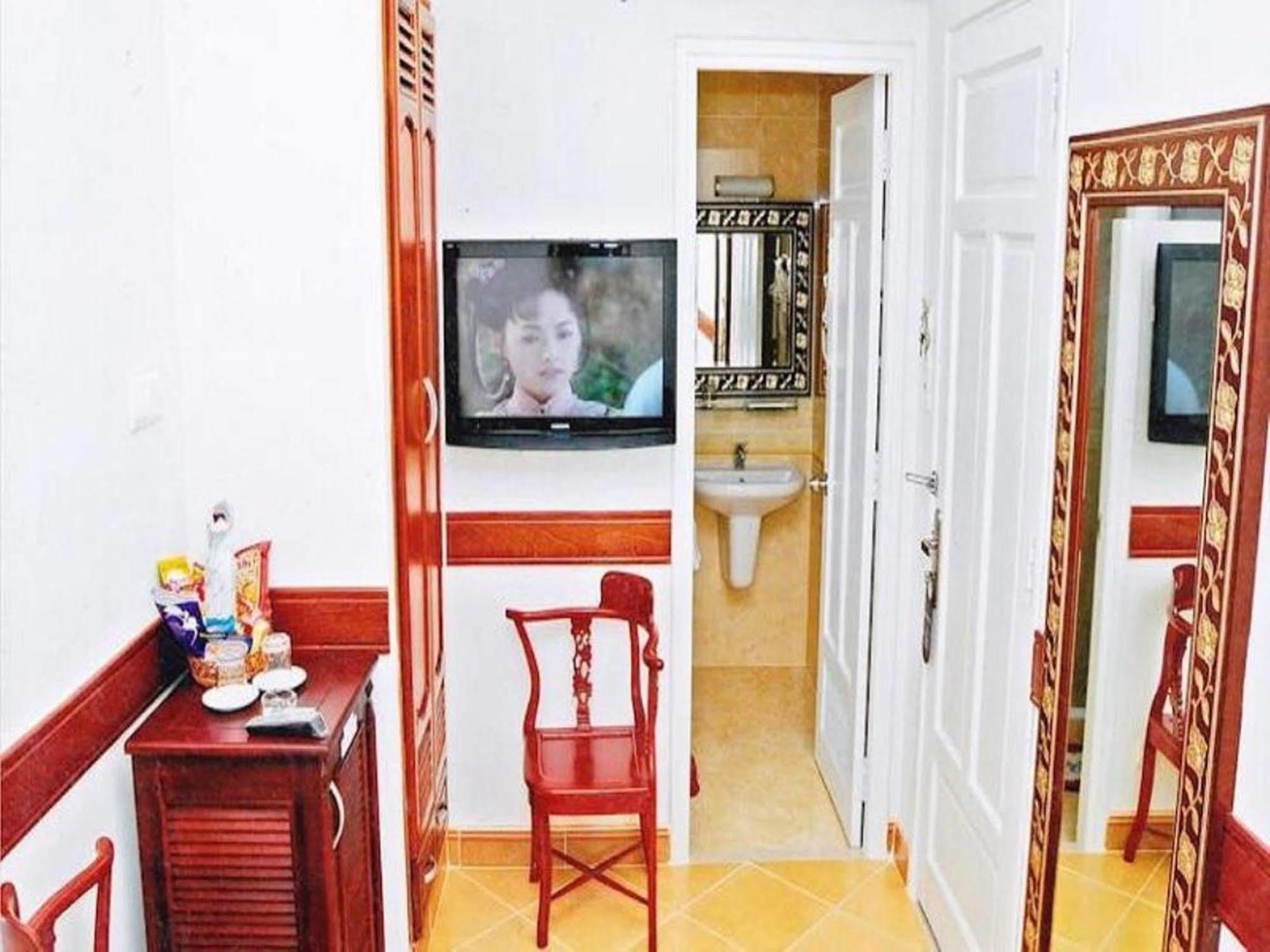 Khách sạn Hoang Thanh Thuy 1 2*